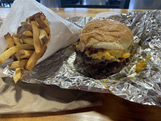 Brady’s Brats and Burgers - Kennewick