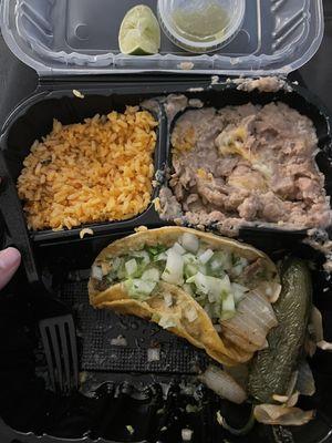 Carne asada taco plate - delicious, but could use more seasoning on the meat.