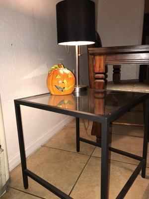 Purchased the entire picture, black side table, like new lamp and the tea light pumpkins!