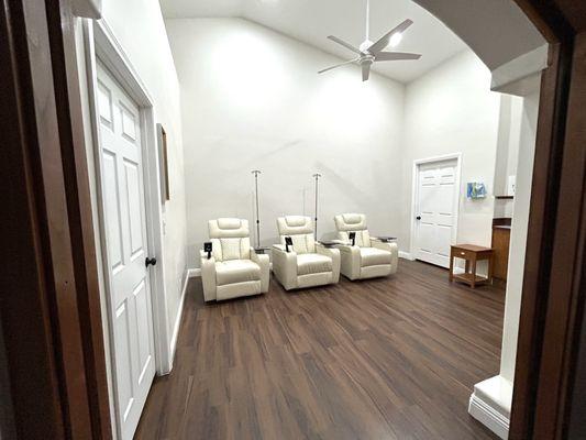 IV WELLNESS SERVICES IV Vitamin Therapy Rehydrate, replenish, recharge, and recover.