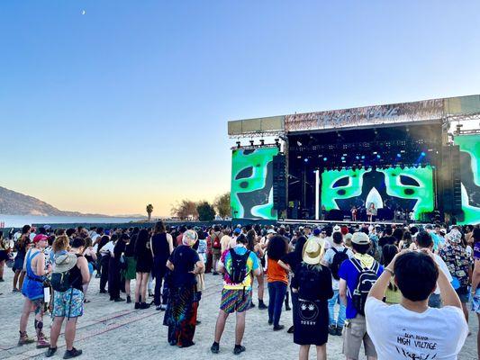 10.1.2022 -- the beach stage