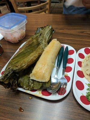 This is my second time at El Tiburon. The market is good but the food here is amazing. the Tamale in banans leaf was float on air light.
