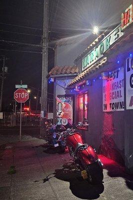 8/10/2024 - Loved seeing the motorcycles parked out front.
