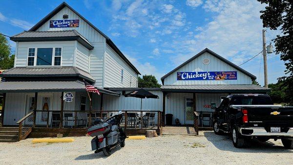 Chickey's Bar & Grill