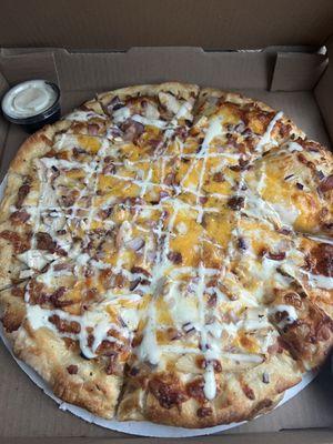Chicken bacon ranch pizza