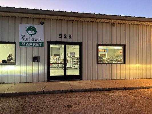 The Fruit Truck Market