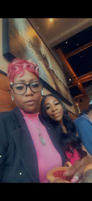 Queen E Teez An Thingz