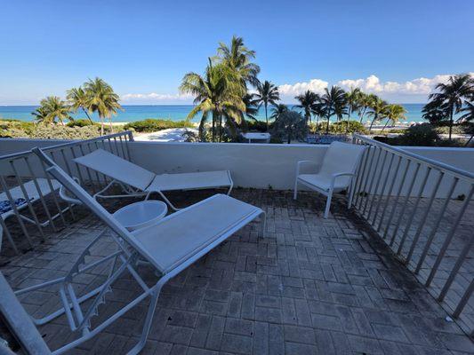 Sherry Frontenac Oceanfront Hotel