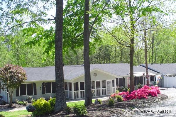 Willow Run Boarding and Grooming Kennel