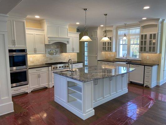 Modern Counter Tops & Cabinets