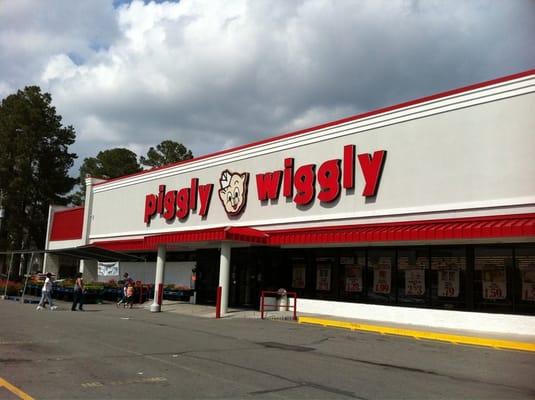 Piggly Wiggly makes me giggly!