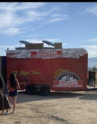 Stay away unless you want to wait 2 hours for tacos!