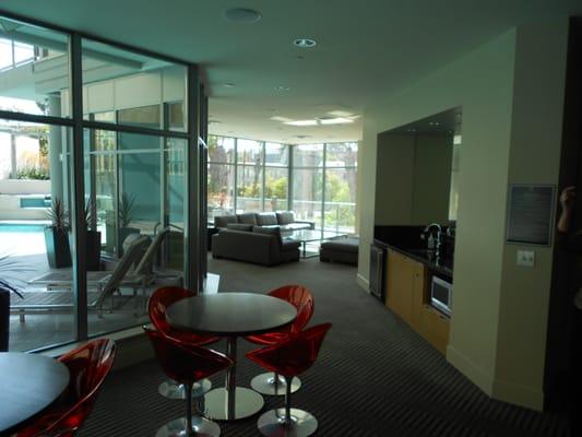 Aria Common Area lounge. Not pictured is a pool table behind the photographer.