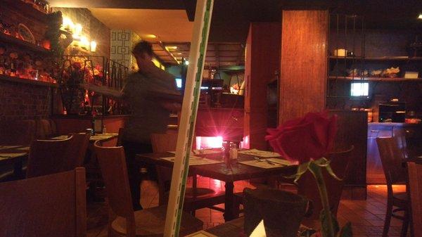 Caliente Cafe Restaurante & Bar