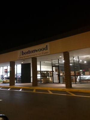 Bostonwood of Bedford -- Great Wall Plaza : 331 Great Road / Route 4 & Route 225, Bedford Storefront