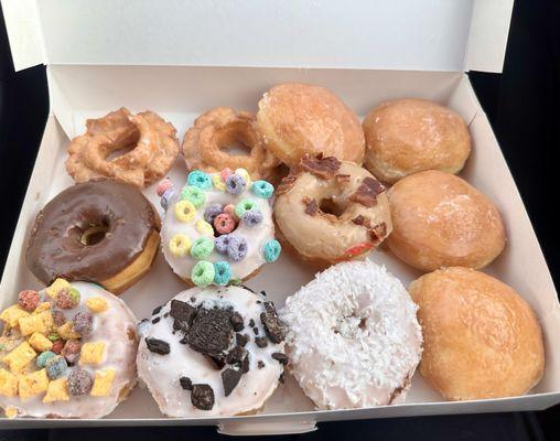Grand Donuts