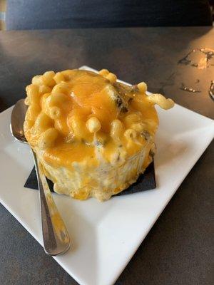 Mac N Chesse with Short-rib