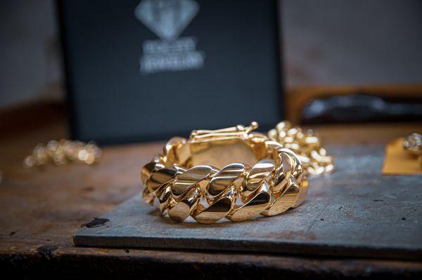 Cuban link Bracelet by Pochy Jewelry