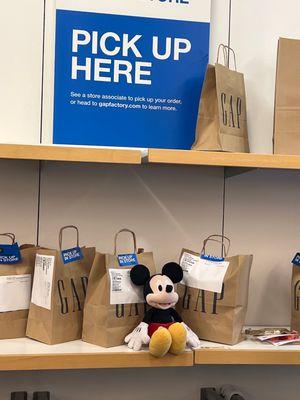 GUESS Factory Accessories