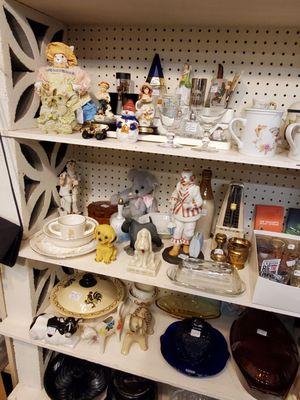 A Glance Into The Past Antiques