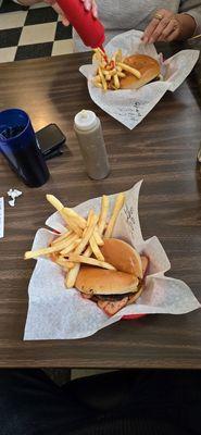 Far cheeseburger basket, near combination burger, juicy, greasy deliciousness, best burgers in El Paso.