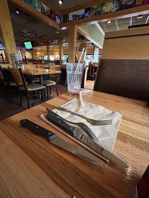 Waiting for a refill for 5+ minutes. The Pepsi was also flat.