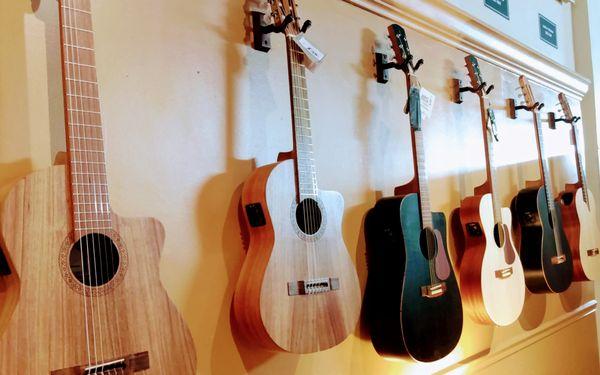 Handmade guitars by luthier Antio Pinto Carvalho