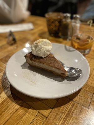 Cinnamon Cheesecake with whip cream