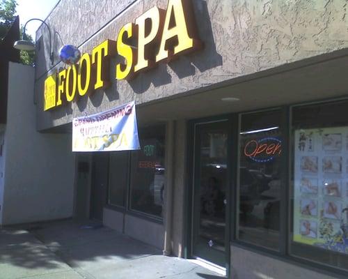 Front entrance El Camino Real