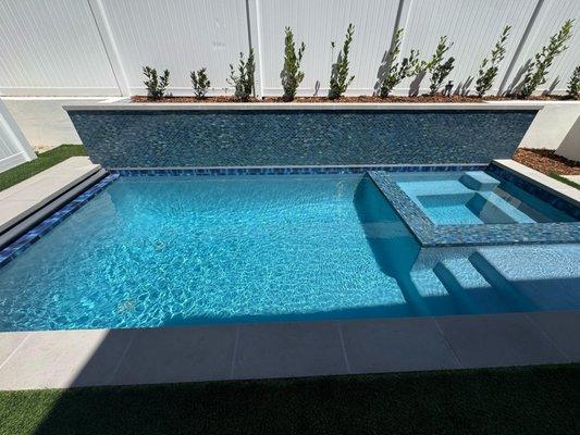 Pool and spa after photo with mini pebble accents