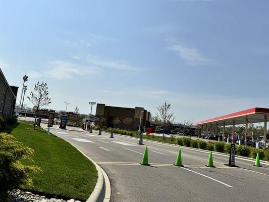 CLOSED ON EASTER - Terrible service. Pissed. I bet we cancel our monthly service with Flying J! Everyone is NOT religious!!