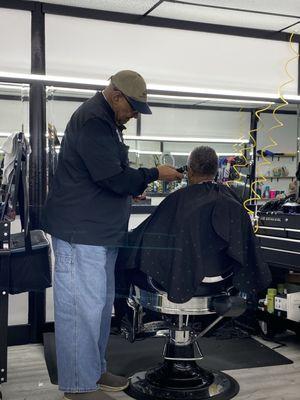 His City Barber Shop