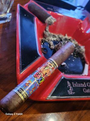 Island Girl Cigar Bar