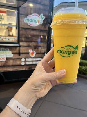 Mangonada Drink Medium