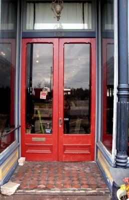 New location and new name!
Wholly Moley Antiques is now The General Store Antiques & Fun Finds at 104 W Commercial St., Pierce City, MO