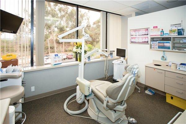 Rastegar Farhoud, DDS-Smile Makeover Center