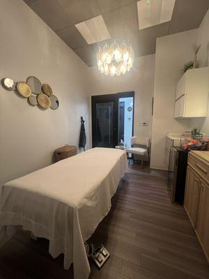 Hairless Hub, Suite 11 (inside Beauty Bungalows).