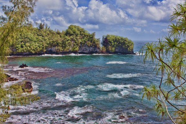 Beautiful Onomea Bay, Hamakua Coast, Big Island, Hawaii