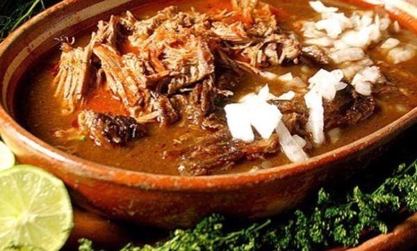 birria de chivo y de res