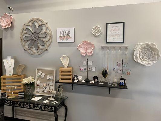 Fabulous accessories too!