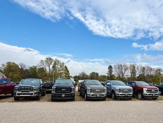 Veero Ford & Chrysler Dodge Jeep Ram of Morris