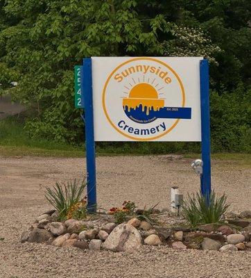 Sunnyside Creamery Sign.