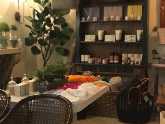 2400 Main Finishing & accessories