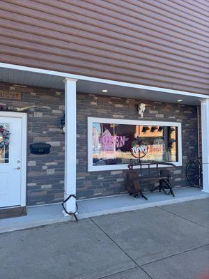 Jen’s Western Beauty Boutique