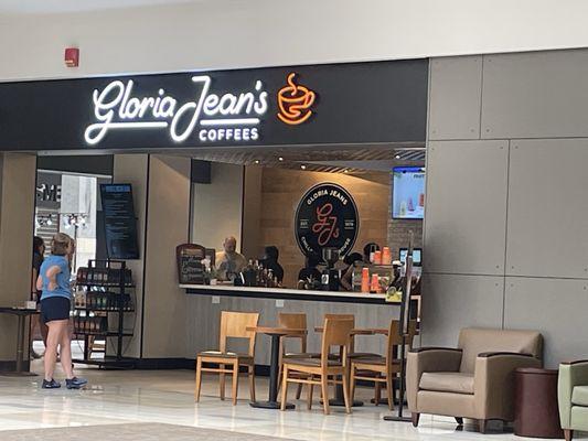 Gloria Jeans