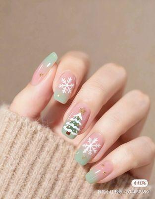 Holiday nail art