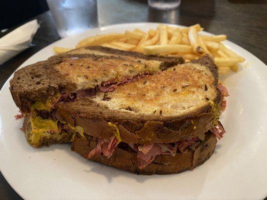 Pastrami sandwich