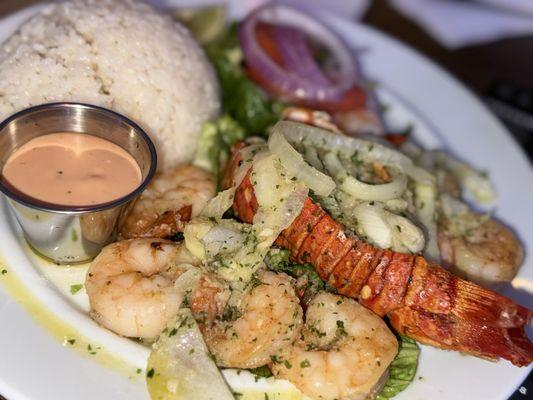 Lobster 6 oz & garlic shrimp