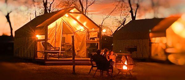 Enjoy a campfire as you sit under the starry sky next to the gorgeous San Marcos River.
