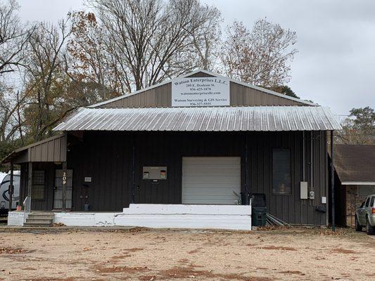 Warehouse located at 209 E Denham St, Livingston, Tx
Applications are available for pickup 24/7
Picked up Mon-Fri @ 8 am